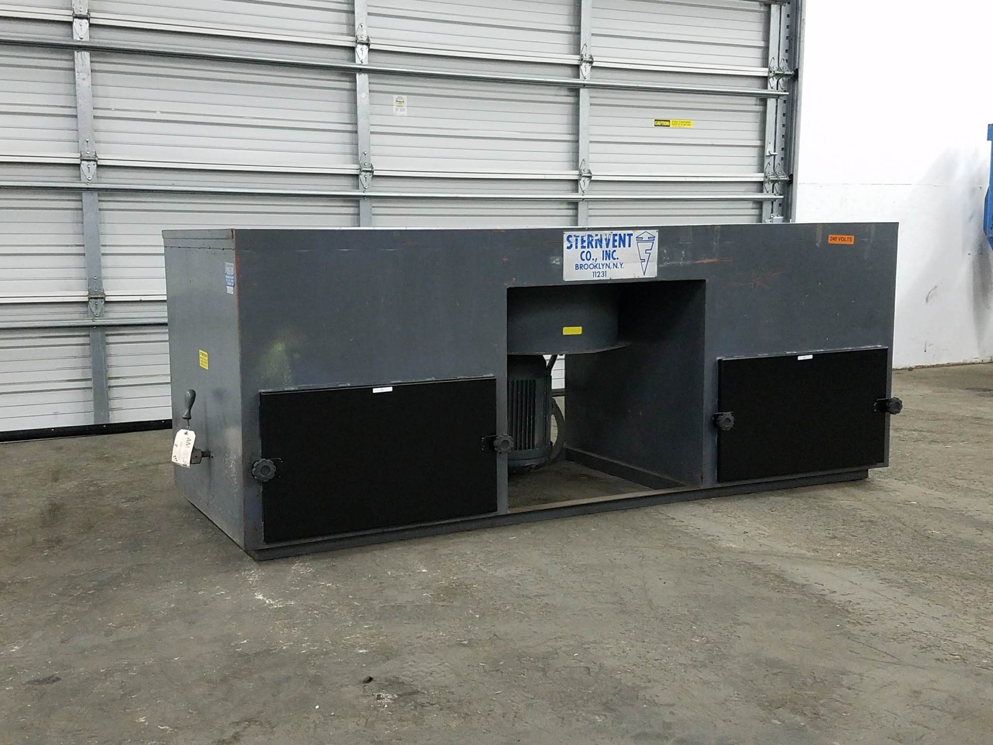 3,000 cfm Sternvent #DDB25015 Downdraft Table